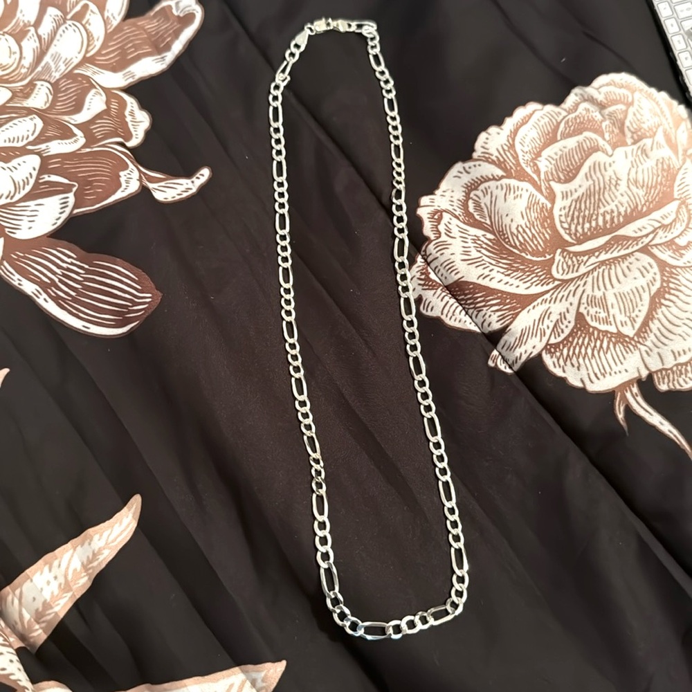 Italian Sterling Silver 22’ Figaro 6.5mm Chain
